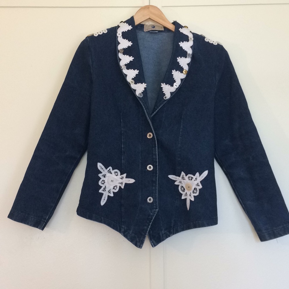 The coolest Vintage Western Jean jacket
